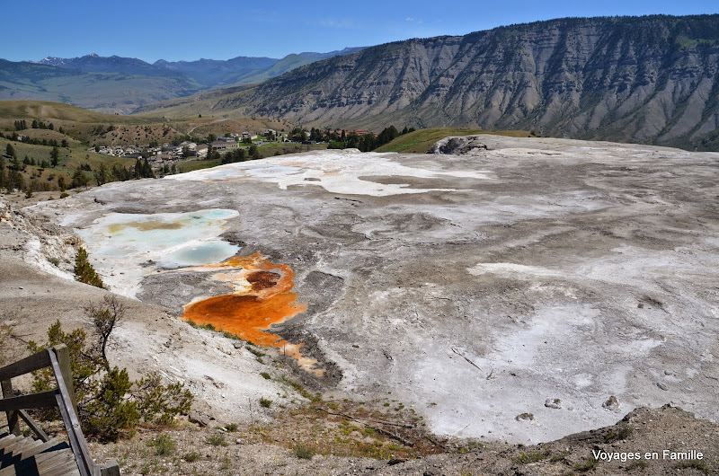 yellowstone mammoth hot springs