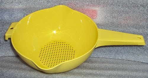  Tupperware 2 Quart Colander Strainer with Handle, Yellow