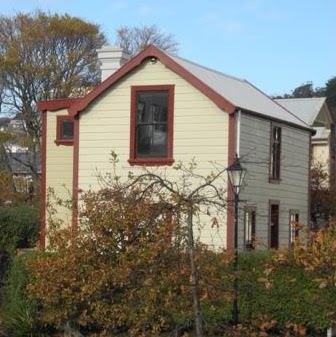 Wellington City Townhouse logo