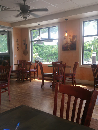 Pizza Restaurant «Pomodoro pizza cafe», reviews and photos, 6 Haviland Rd, Highland, NY 12528, USA