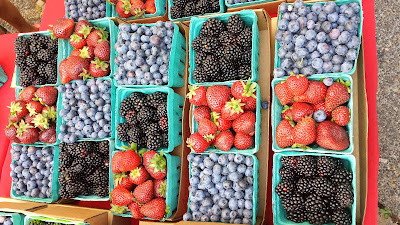 Portland Farmers Market PSU, so many berries