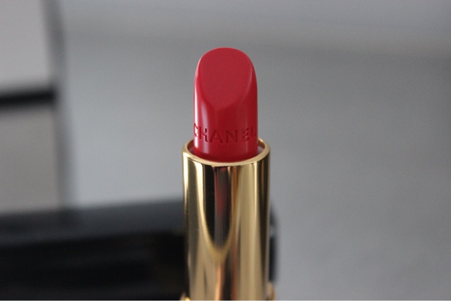 Chanel Rouge Allure Lipstick in 136 Mélodieuse - a little pop of
