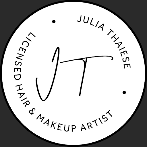 Julia Thaiese the Salon