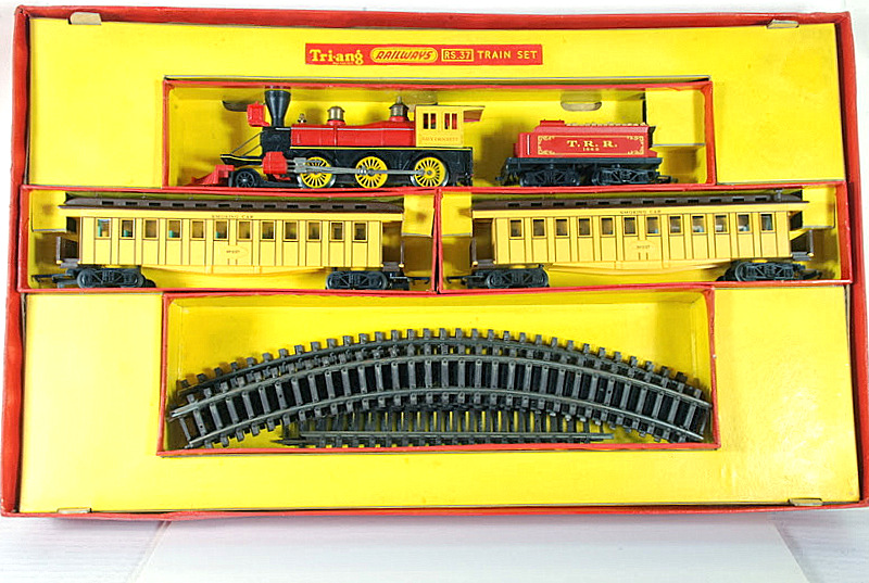 TRIANG RS37 THE FRONTIERSMAN TRAIN SET WITH DAVY CROCKETT LOCO