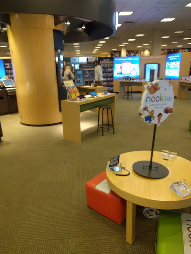 Book Store «Barnes & Noble», reviews and photos, 6501 Grape Rd #1200, Mishawaka, IN 46545, USA