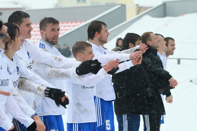 «Белорусский футбол, спасибо, что живой». «Днепр» принимал соперников на натуральном газоне