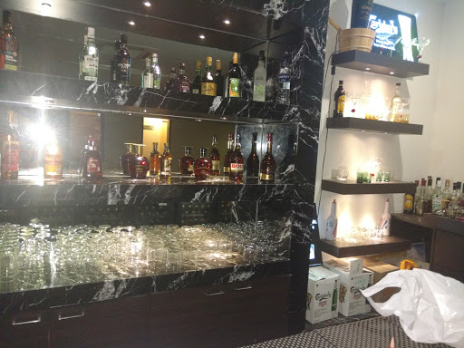 One More Bar, Manghalam Towers, 9, Reynolds Rd, Cantonment, Tiruchirappalli, Tamil Nadu 620001, India, Cocktail_Bar, state TN