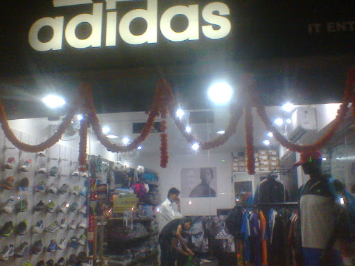 Adidas Store, Motijheel Rd, Sutapatti, Pokhraira, Muzaffarpur, Bihar 842001, India, Mobile_Phone_Shop, state BR