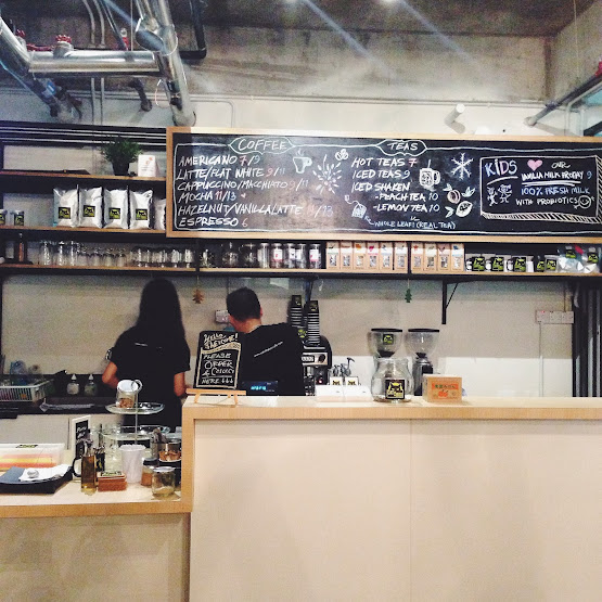 Cat In The Box Cafe