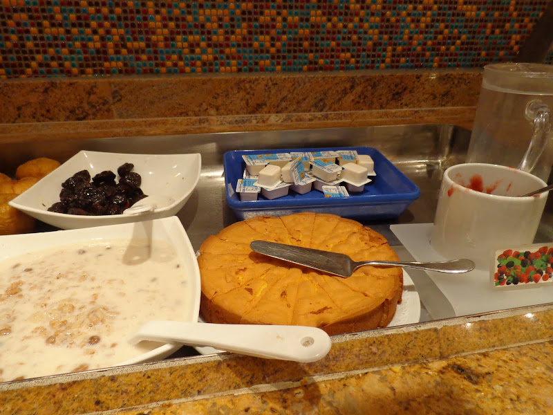 А включите-ка мне усилители качки! А подайте-ка белых пиджаков. Costa Paсifica февраль 13г