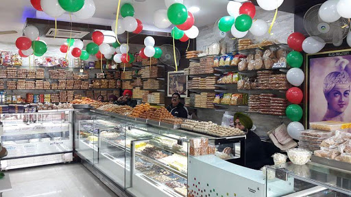 Sardar Sweet Shop (Matti Wale), Rai Market Rd, Palledar Mohalla, Ambala Cantt, Haryana 133001, India, Sweet_shop, state HR