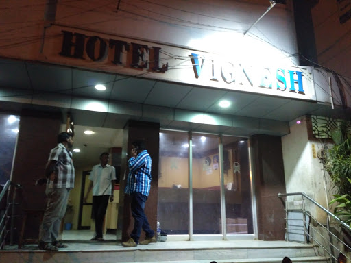 Hotel Vignesh, 7, Dindigul Road, Central Bus Stand, Tiruchirappalli, Tamil Nadu 620001, India, Punjabi_Restaurant, state TN