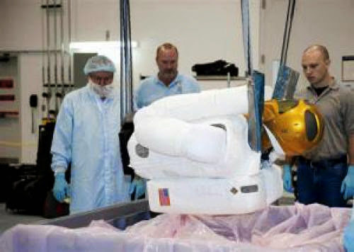 Nasa Packs Up Robonaut For Space Station Trip