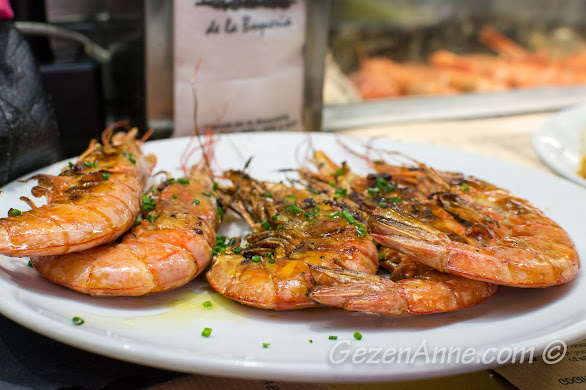 El Quim'de jumbo karides tabağı, La Boqueria Barselona