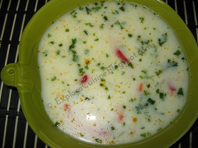 Ciorba de pui cu smantana (Sour cream chicken soup)