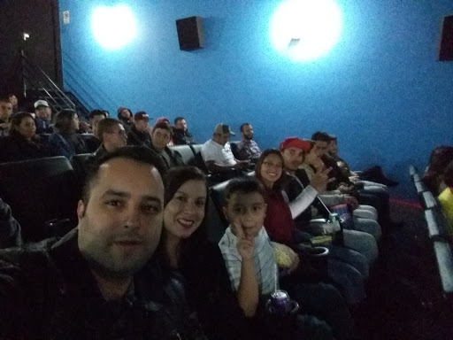 Cinemas Uniplex (ITAPEVA), Av. Dona Paulina de Moraes, 590 - Centro, Itapeva - SP, 18407-110, Brasil, Vida_Noturna, estado Sao Paulo