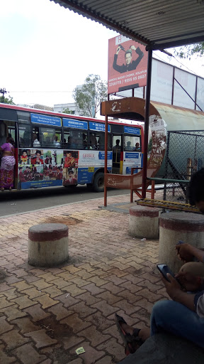 Sat Rasta Bus Stop, Rupa Bhavani Rd, South Sadar Bazar, Keshav Nagar, Jawaharlal Housing Society, Solapur, Maharashtra 413007, India, Bus_Stop, state MH