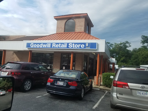 Thrift Store «Goodwill Retail Store & Donation Center», reviews and photos, 619 S Frederick Ave, Gaithersburg, MD 20877, USA