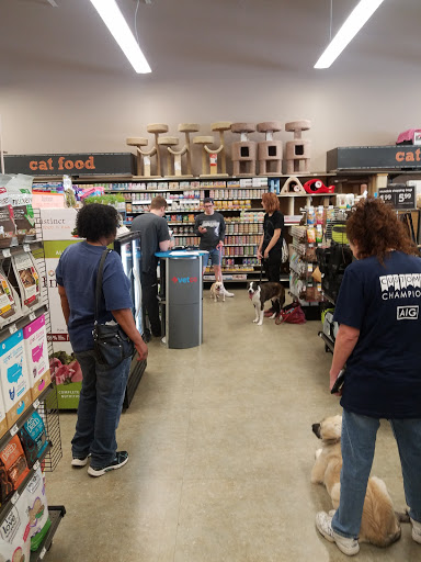 Pet Supply Store «Unleashed by Petco», reviews and photos, 10677 Northwest Hwy, Dallas, TX 75238, USA