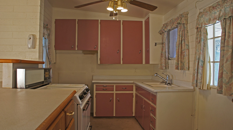 Picture of kitchen offered by Phoenix Realtors