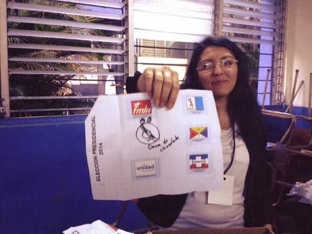 Imágenes curiosas de las elecciones El Salvador 2014