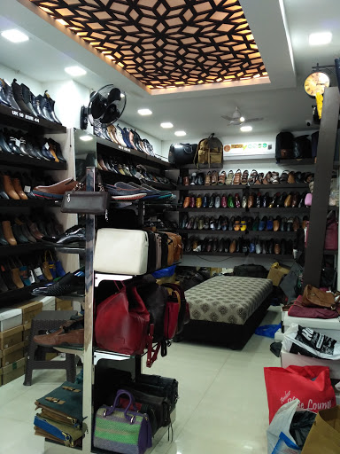 Ambur Shoe Lounge 2, Nethaji Rd, Flower bazar, Ambur, Tamil Nadu 635802, India, Shoe_Shop, state TN