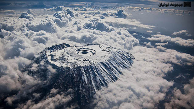 القمم الاعلى: اعلى قمة في كل قارة Mount-kilimanjaro-aerial-from-above