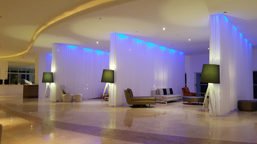 Le Blanc Spa Resort