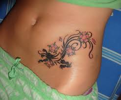 tatuaże na brzuchu