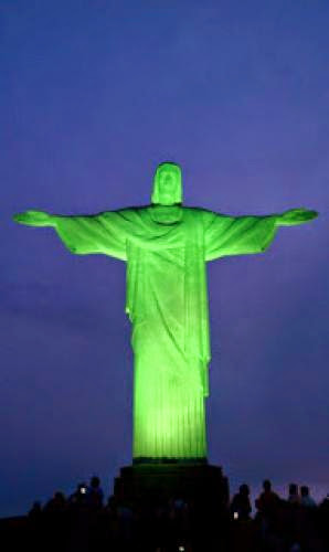 Christ Turns Green At U N Earth Summit Literally