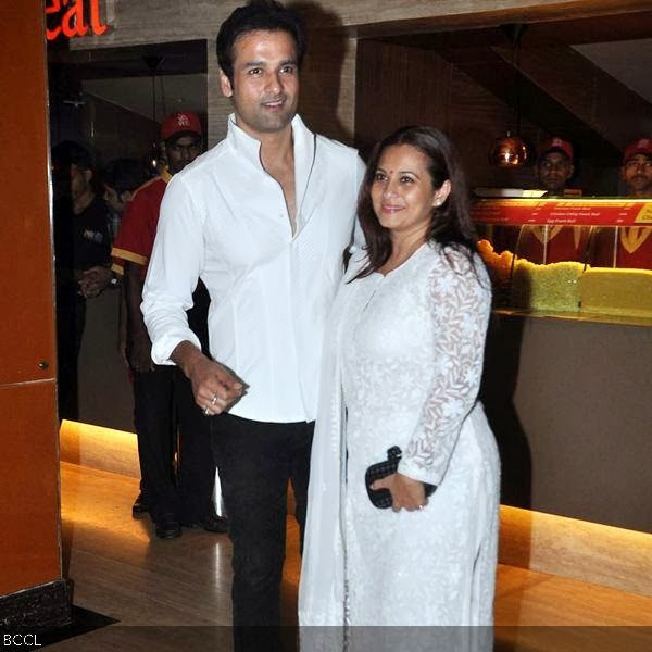 Rohit Roy with wife Manasi at the premiere of the movie War Chhod Na Yaar, held in Mumbai, on October 10, 2013. (Pic: Viral Bhayani)