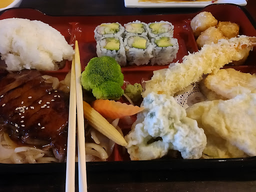 Restaurant «Kumo Sushi Hibachi», reviews and photos, 7 Elm St, New Haven, CT 06510, USA