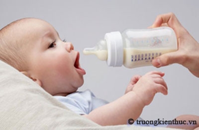 Cách dùng sữa phù hợp theo từng độ tuổi của bé