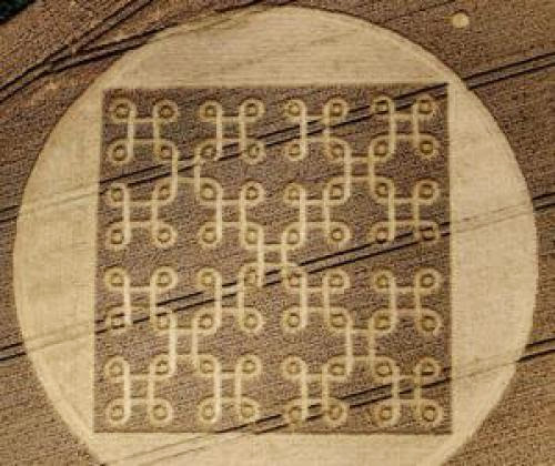 New Crop Circle In Britain Buddhist Symbol Of Endless Knot Photos