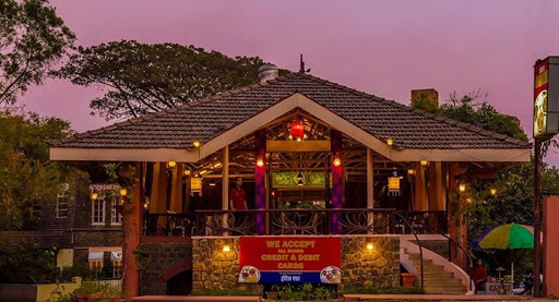 Hotel Padma, Near Dhairyaprasad Sanskrutik Bhavan, Tarabai Park, Kolhapur, Maharashtra 416005, India, Restaurant, state MH