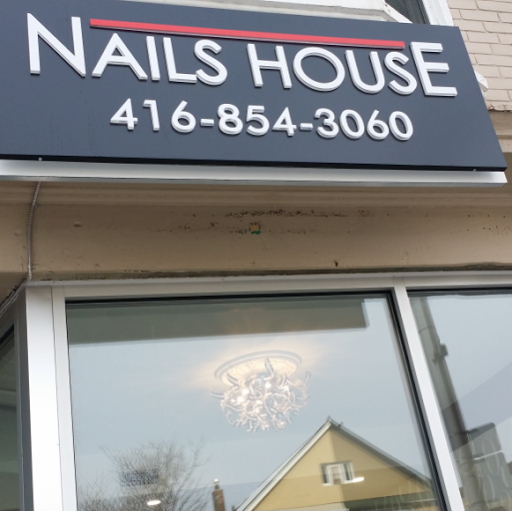 Nails House logo