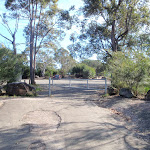 entry to canoon from tennis courts (77551)