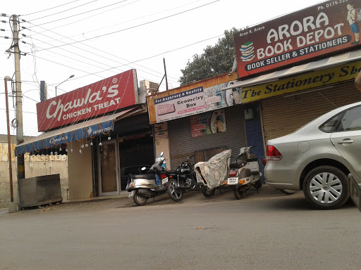 Chawla Chicken, SCO No. 1, Bhupindra Road, 22 Number Railway Flyover, Ajit Nagar, Near Lady Fathima School, Patiala, Punjab 147001, India, Punjabi_Restaurant, state PB