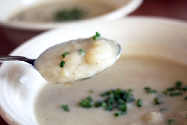 Creamy Potato Soup with Almond Milk | don't miss dairy