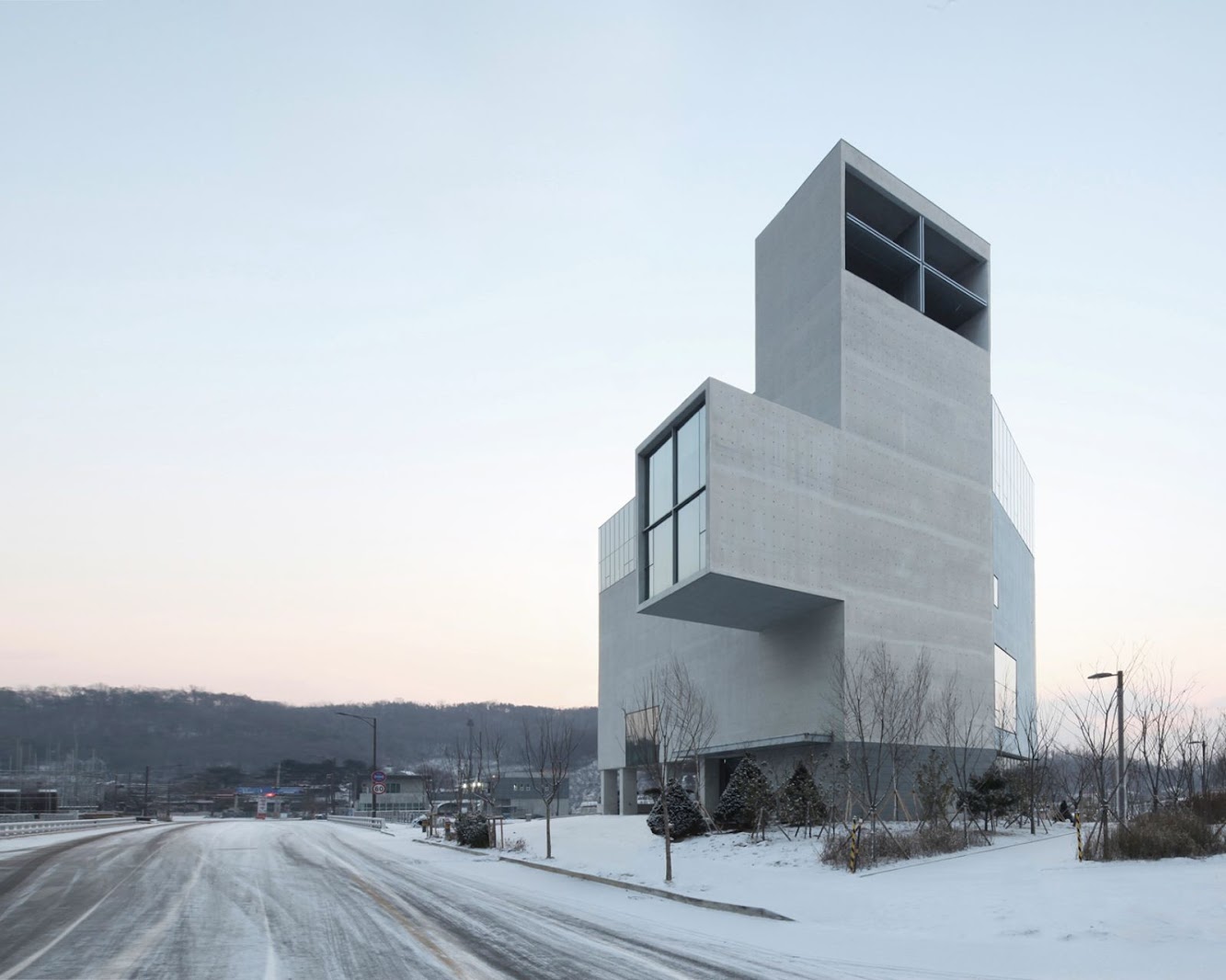 Korea: RW CONCRETE CHURCH by NAMELESS ARCHITECTURE