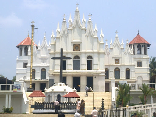 St. George Orthodox Church, Manarcadu Thenganal Rd, Near SBI ATM, Puthuppally P.O, Kottayam, Kerala 686011, India, Place_of_Worship, state KL