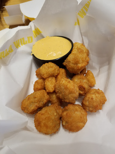 Chicken Wings Restaurant «Buffalo Wild Wings», reviews and photos, 50 Old Mill Blvd, Washington, PA 15301, USA