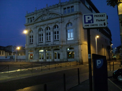 Université de Nîmes