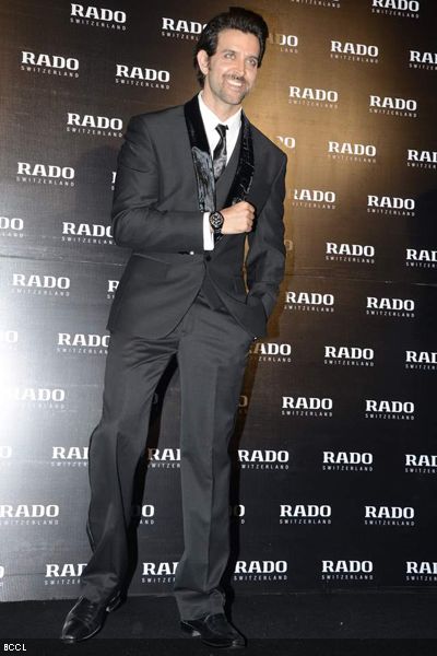 B'wood's handsome hunk Hrithik Roshan smiles during the launch of Rado watch collection, held in Mumbai on January 29, 2013. (Pic: Viral Bhayani) 