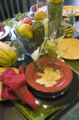 Thanksgiving tablescape red gold and green