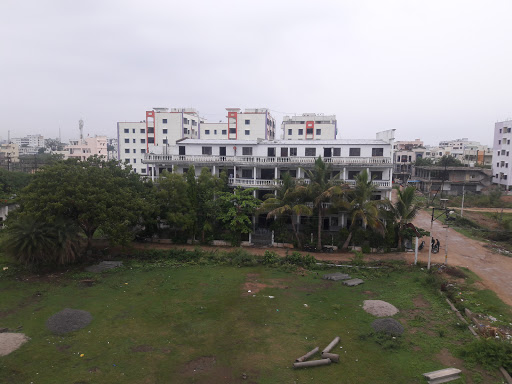 Narayana Junior College, 1-12-268, 1st Main, First Mayor Street Rd, Vinayak Nagar, Near Yendala Towers, Nizamabad, Telangana 503001, India, College, state TS