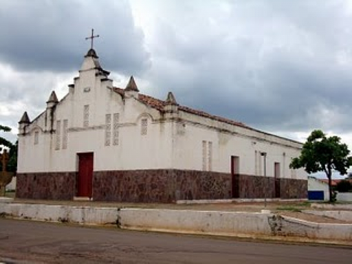 Igreja Matriz de São Benedito, R. Stanley Fortes Batista, 104-134, Valença do Piauí - PI, 64300-000, Brasil, Local_de_Culto, estado Piauí