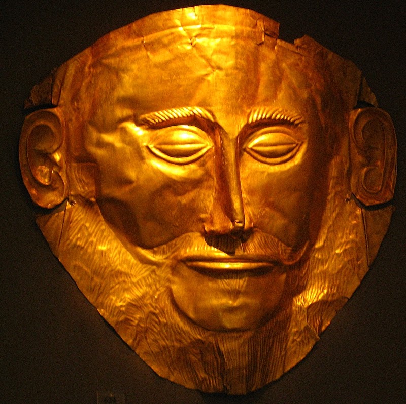 Сын агамемнона 5 букв. Маска Агамемнона в Микенах. Погребальная маска Агамемнона. Золотая маска Агамемнона. Маска царя Микен.