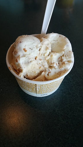 Ice Cream Shop «Haagen-DazsÂ® Ice Cream Shop», reviews and photos, 22537 Michigan Ave, Dearborn, MI 48124, USA
