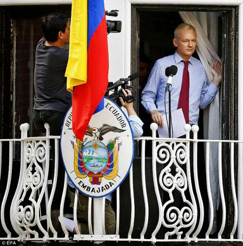 Daily Mail Covers Assange Speech